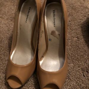 Delicious brand heels